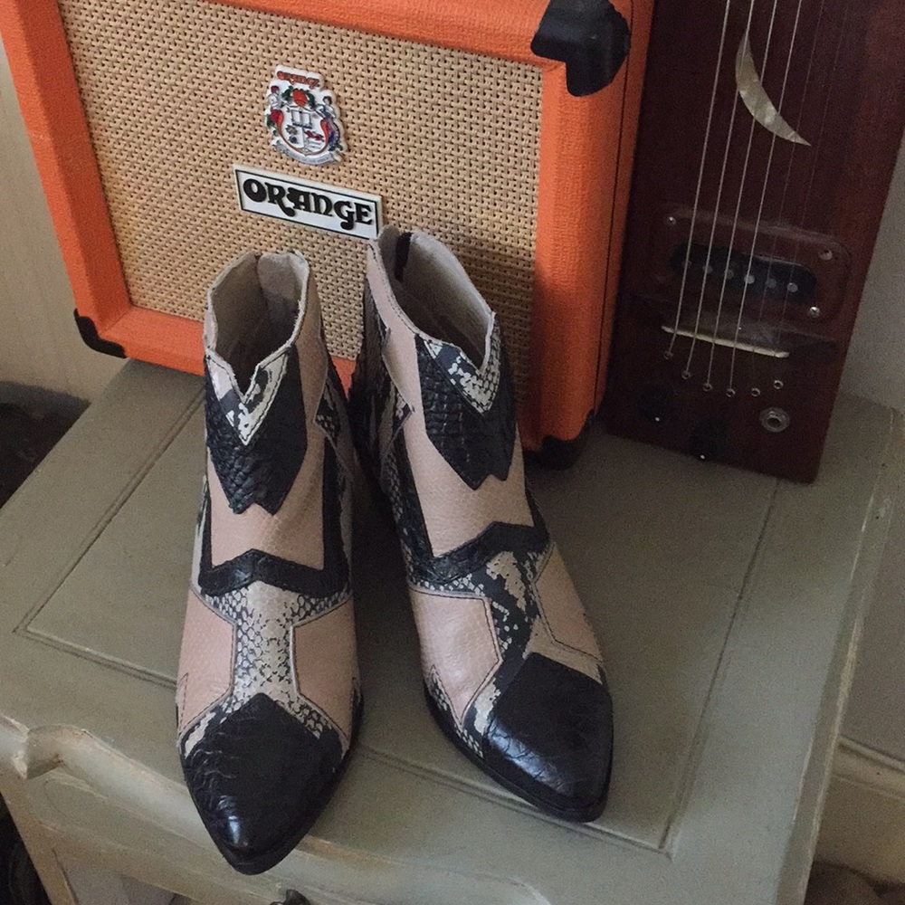 Matisse / Amuse Society last call ankle boots